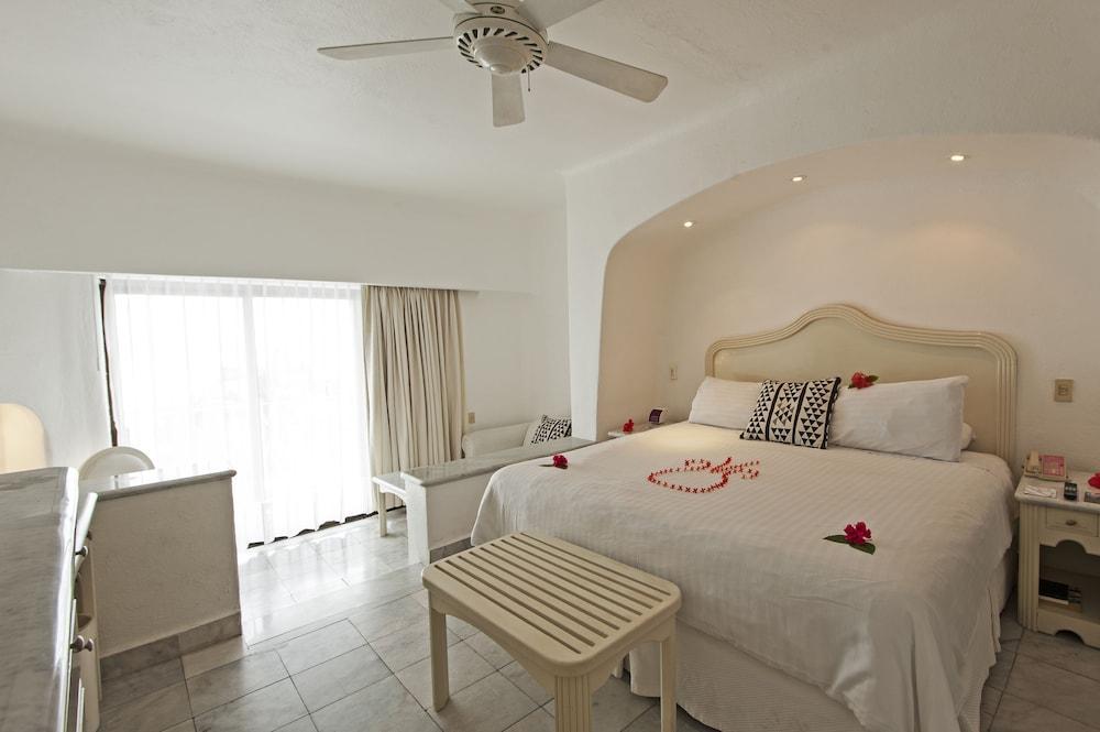 HOTEL LAS HADAS BY BRISAS MANZANILLO 5* (Mexico) - from US$ 117 | BOOKED